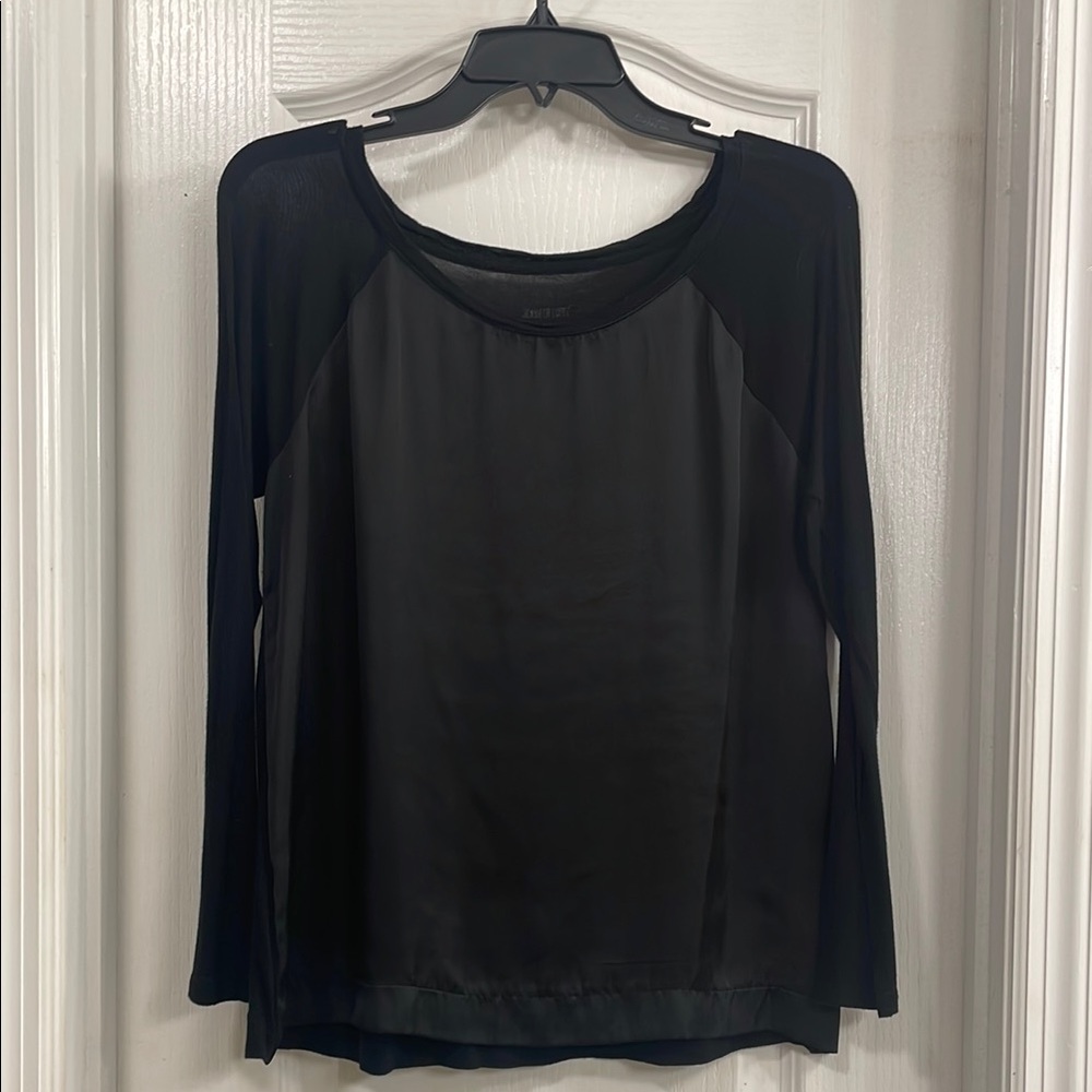Women’s cute black top